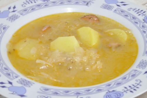 Jak uvařit bramborová polévka s kysaným zelím ? Snadné recept, připravený za Do 30 minut